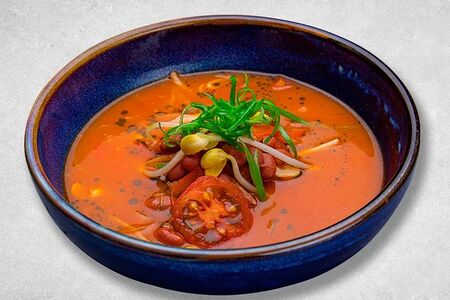 Суп с красной фасолью и ростками сои