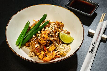 Лапша пад-тай с морепродуктами