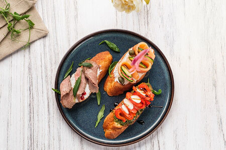 Ассорти из брускетт