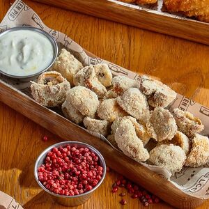 Шампиньоны фри с трюфельной сметаной