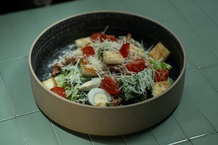 Цезарь с курицей