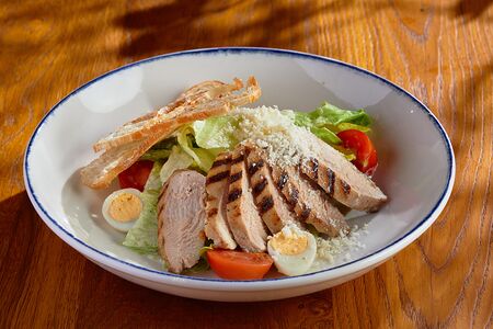 Цезарь с куриным филе