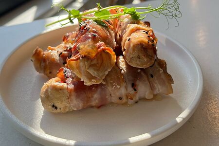 Рулет куриный в беконе