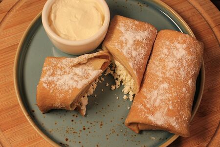 Блины с творожно-грушевой начинкой