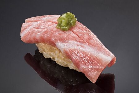 О-торо с маринованным стеблем васаби