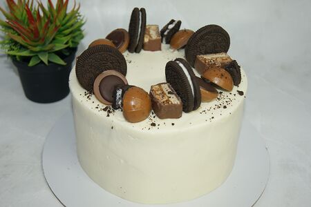 Торт с конфетами