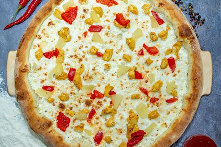 Курица с ананасами