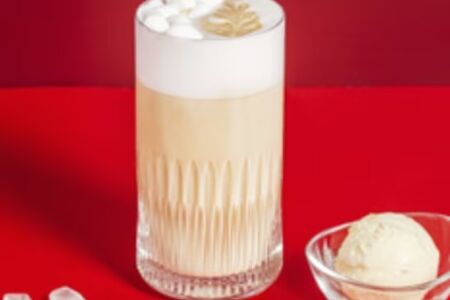 Латте Банановое мороженое с соленой карамелью