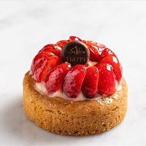 Тарталетка с клубникой