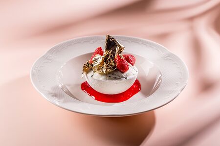 Маркьято оро с клубникой