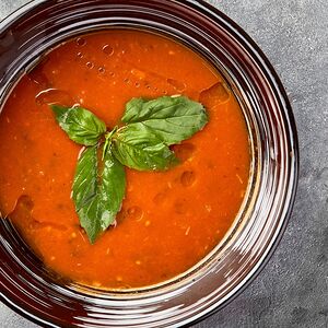 Томатный суп с креветками