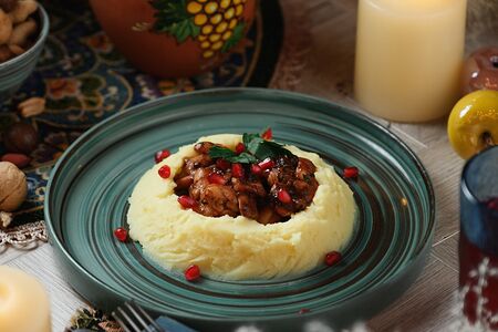 Курочка Ткемалидзе с картофельным пюре 