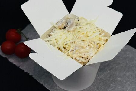 Паста с курицей и грибами