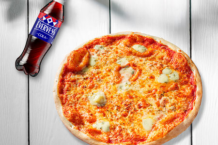 Пицца Четыре сыра и Evervess Кола