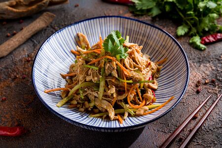 Салат с курицей