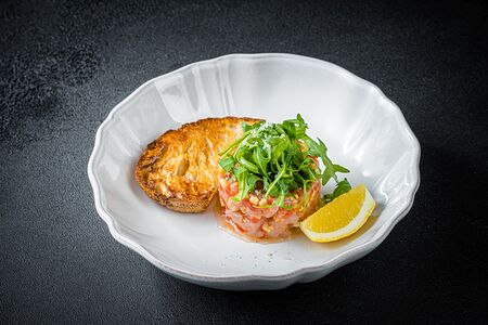 Тартар из свежего сибаса