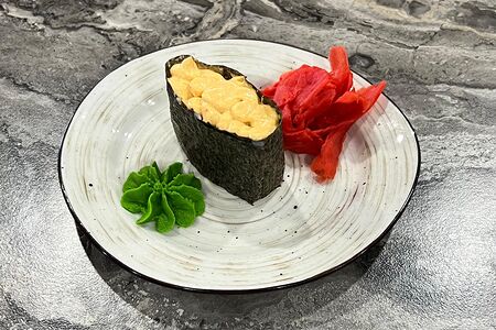 №90 Гункан с крабовым замесом