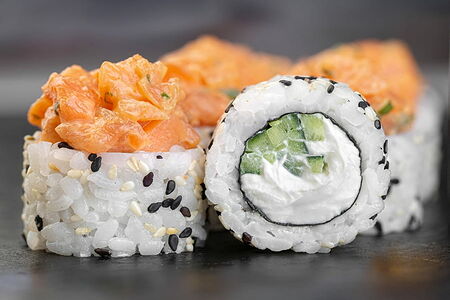 Ролл Спайси лосось