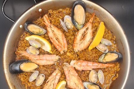 Паэлья с морепродуктами