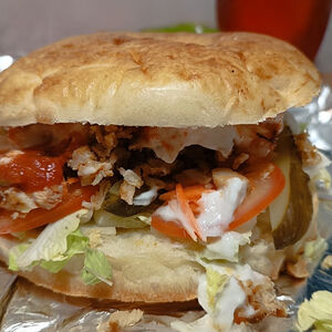 Шаурма в тандырной лепёшке