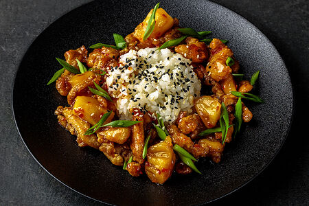 Курица по-азиатски с ананасом кимчи