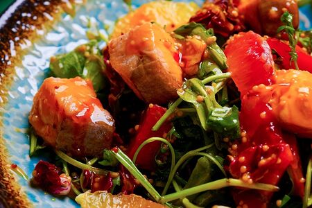 Салат Батуми с семгой 200гр