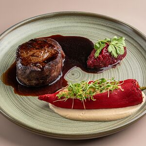 Стейк из говядины со сладким перцем