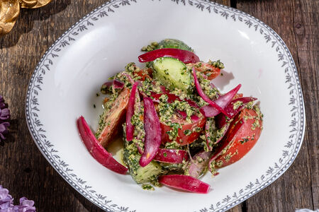 Кахетинский с ореховым соусом