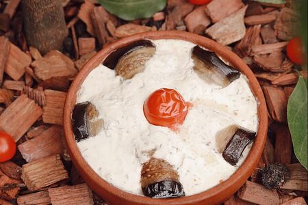 Баклажан с чесночный соусом