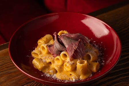 Паста Мак & Чиз с пастрами