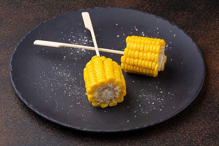 Кукуруза на палочке