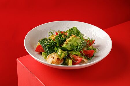 Зелёный салат с креветками