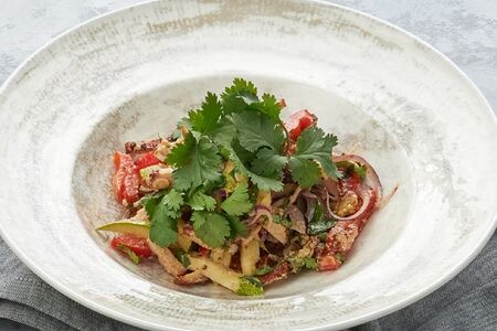 Салат с копченой индейкой