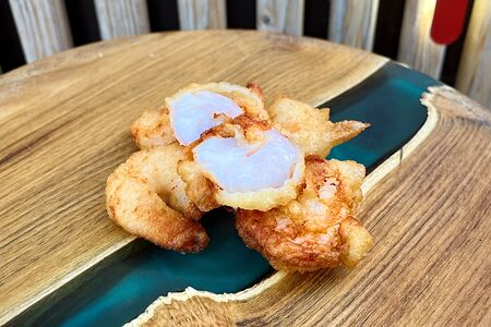 Тигровые креветки в кляре