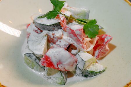 Овощной салат со сметаной