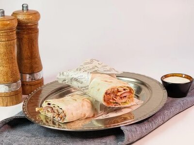 Донер в лаваше с курицей 