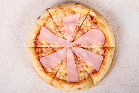 Пицца с ветчиной