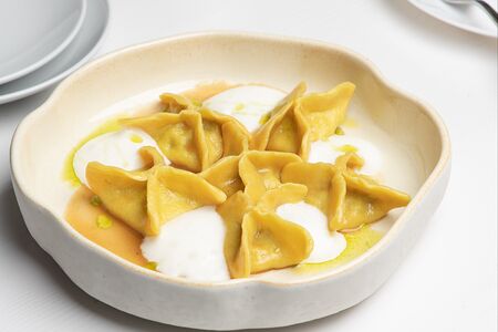 Равиоли с уткой и муссом пармезан