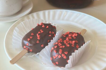 Пирожное Картошка с черной смородиной 