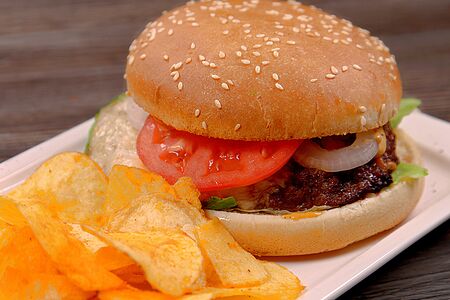 BBQ Бургер с картофельными чипсами