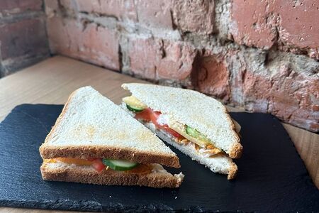 Сэндвич с копчёной курочкой