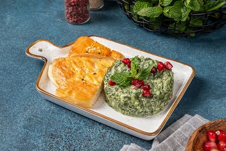 Намазка Мацун со шпинатом