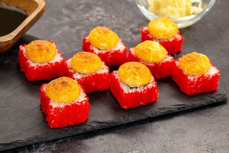 Ролл Спайси Сяке