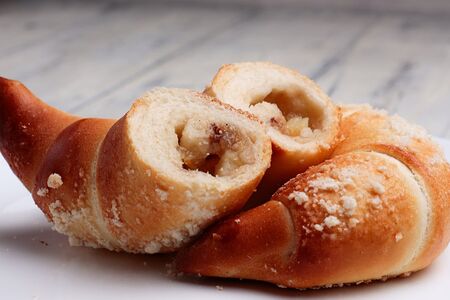 Рогалик с яблоком и корицей