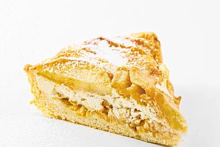 Яблочно-творожный пирог