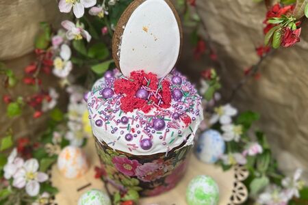 Кулич сдобный творожный без начинки с пряником