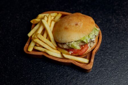 Мини-бургер с куриной котлеткой 