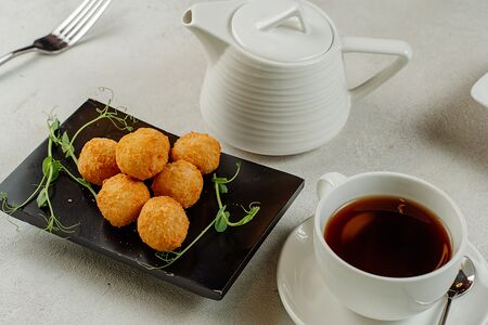 Сырные шарики в панировке