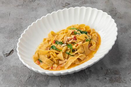 Фетучини с крабом и страчателлой