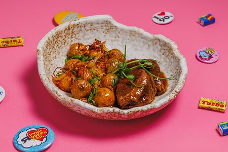 Говяжьи щечки с картофелем